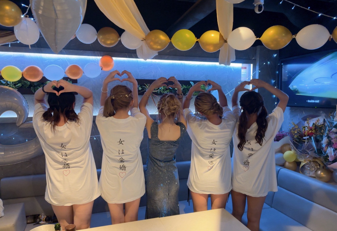 Lounge Akiのキャストたち